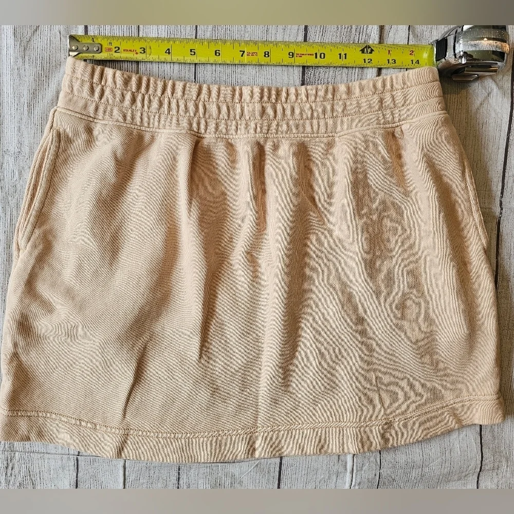 Aerie Size Medium Pull On Fleece Mini Skirt Pockets Butter Khaki Color Casual - Picture 9 of 10